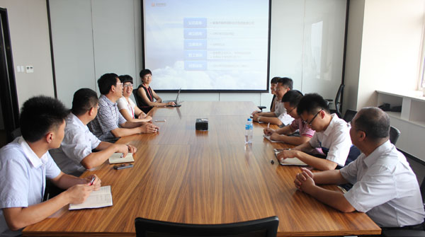 海淀區(qū)委組織部、中國(guó)人民大學(xué)調(diào)研組一行來聯(lián)橋集團(tuán)考察調(diào)研