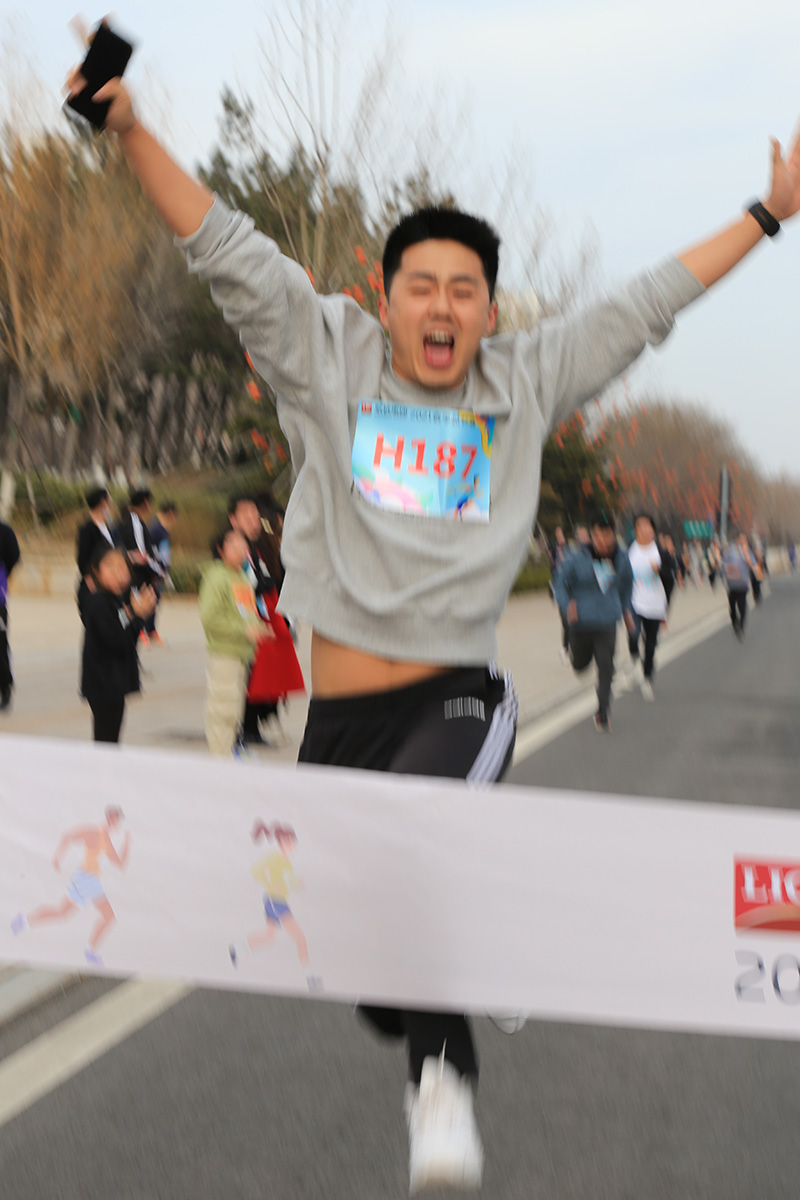 聯(lián)橋集團(tuán)2021春季越野賽燃情開賽(圖11)